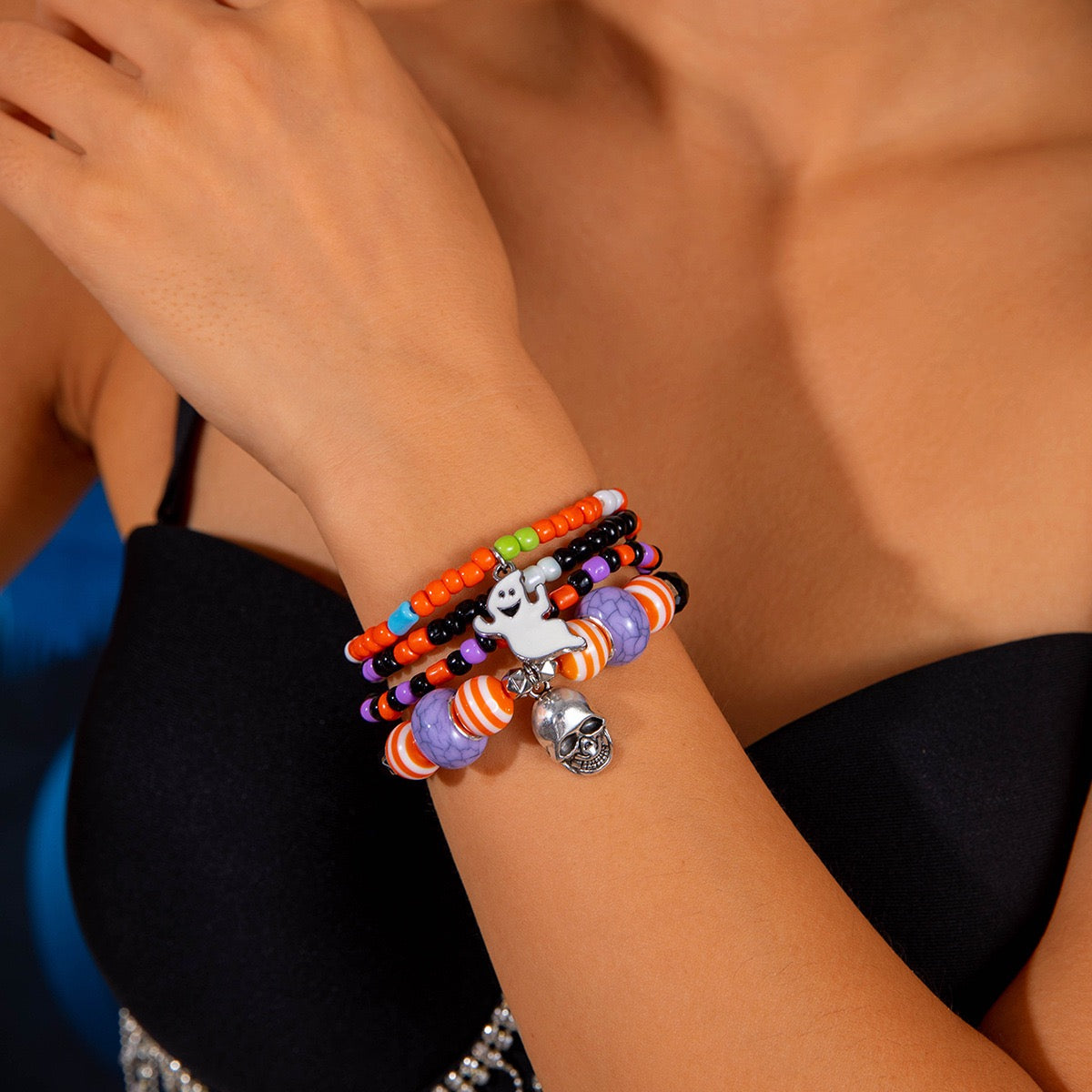 Halloween Bracelet Set for Women - Skull Beaded Bracelet with Evil Eye & Dripping Oil Bat Charm Gothic Jewelry for Halloween Party